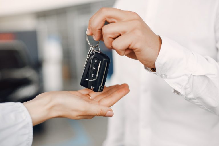 Sewa-Mobil-Bandung-Terbaik-dengan-Layanan-Terlengkap
