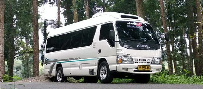 Daftar Harga Sewa Mobil Elf: Pilihan Tepat untuk Perjalanan Keluarga yang Super Nyaman