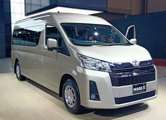 Sewa Hiace Luxury Surabaya: Kenyamanan dan Kepraktisan Perjalanan Anda