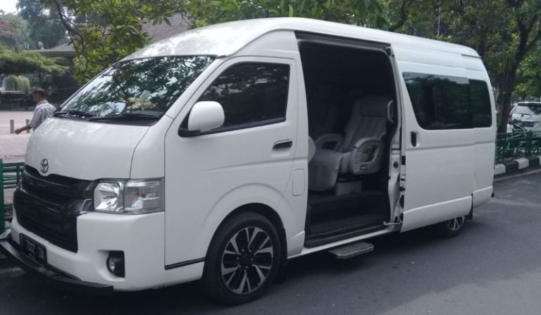 Sewa Mobil Hiace Malang: Solusi Terbaik untuk Perjalanan Anda