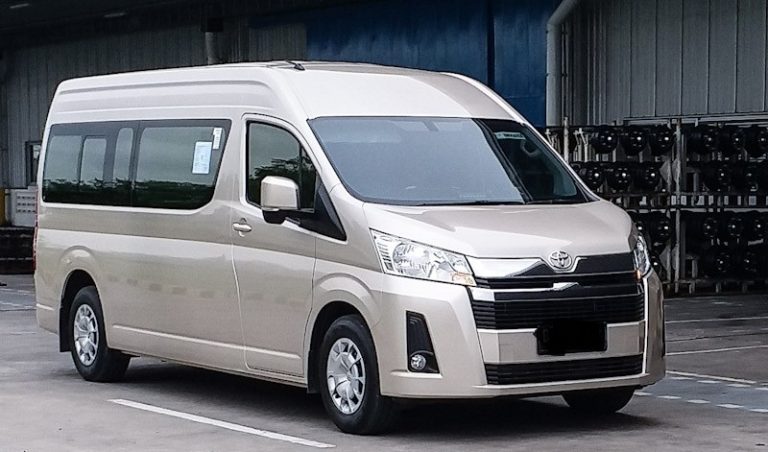 Sewa Mobil Hiace Surabaya di gavriel rent car