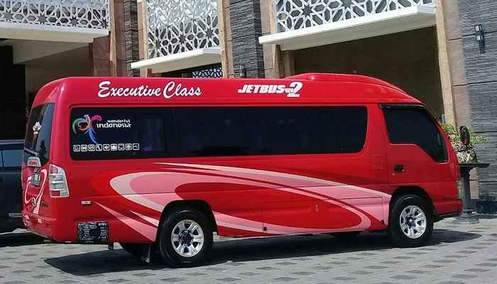 Biaya Sewa Mobil Elf: Pilihan Praktis untuk Perjalanan Kelompok