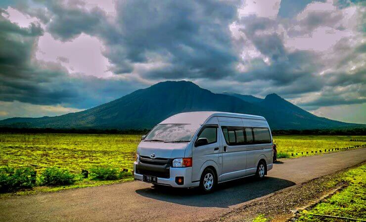 Sewa Mobil Hiace di Jakarta Utara: Solusi Terbaik untuk Perjalanan Anda