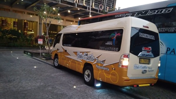 Harga Sewa Elf di Jogja: Nikmati Destinasi Wisata Jogja yang Memukau