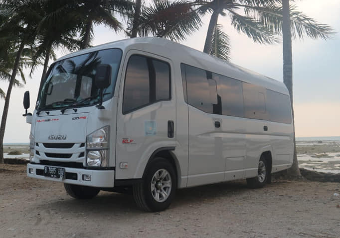 Sewa Mobil Elf di Jakarta Pusat: Solusi Praktis Perjalanan Anda