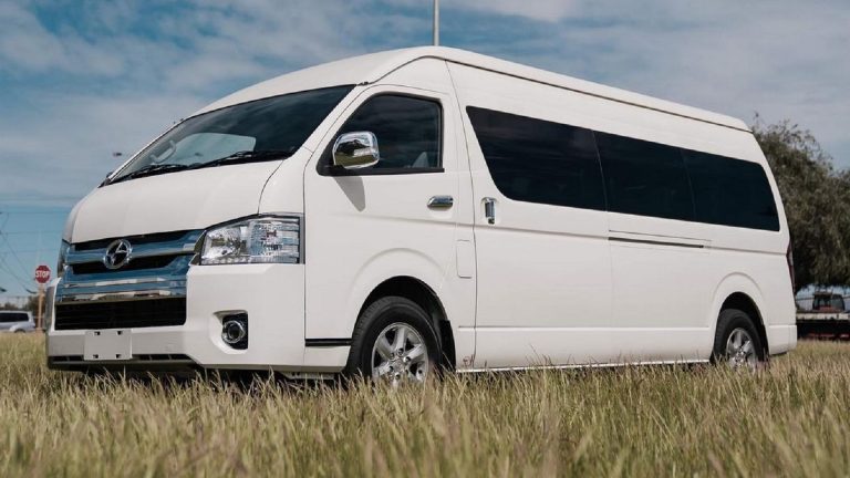 Sewa Mobil Hiace di Solo: Solusi Transportasi Nyaman dan Efisien