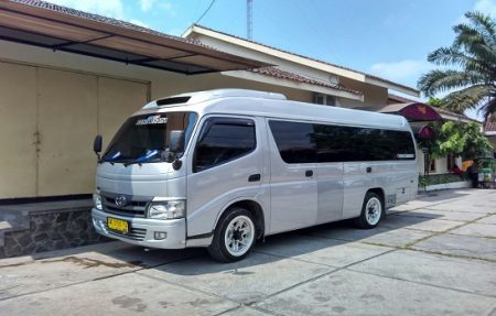 Sewa Elf Solo Murah: Solusi Transportasi Nyaman di Kota Surakarta, Jawa Tengah