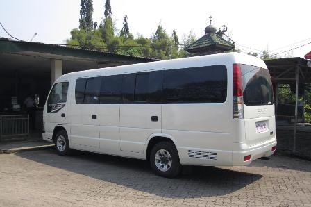 Pusat Sewa Mobil Elf Semarang: Jalan-Jalan Keliling Jawa Jadi Gampang