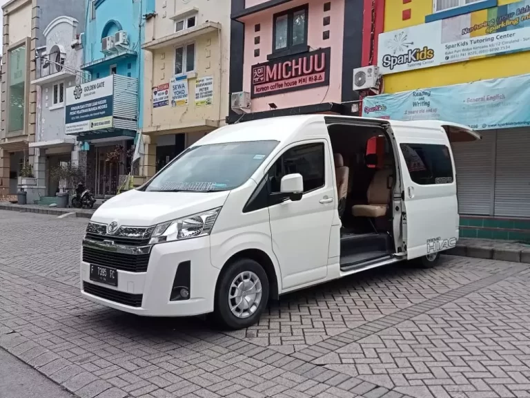 Sewa Hiace Premio Solo