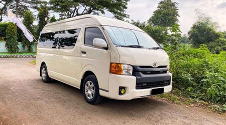 Keuntungan Menyewa Hiace di Cilegon