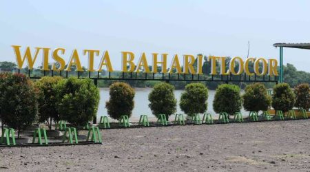 Wisata Bahari Tlocor