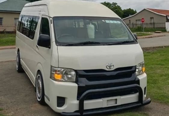 Sewa Hiace Luxury Malang