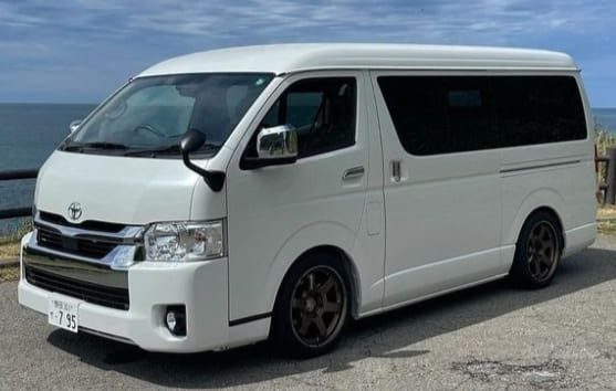 Sewa Hiace Luxury Malang