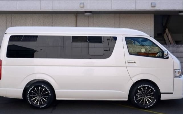 Sewa Hiace Luxury Jakarta Bandung